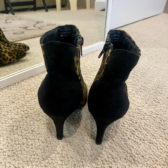 Bellini Leopard Ankle Booties 7W - Picture 2 of 5